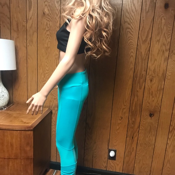 Alo yoga Cropped Workout-Leggings- Aqua Teal- Size None Good Condition - Picture 11 of 16